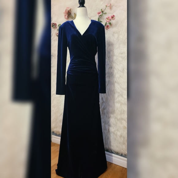 Vintage Joseph Ribkoff Midnight Blue Velvet Evening Gown size 8 - Picture 2 of 8